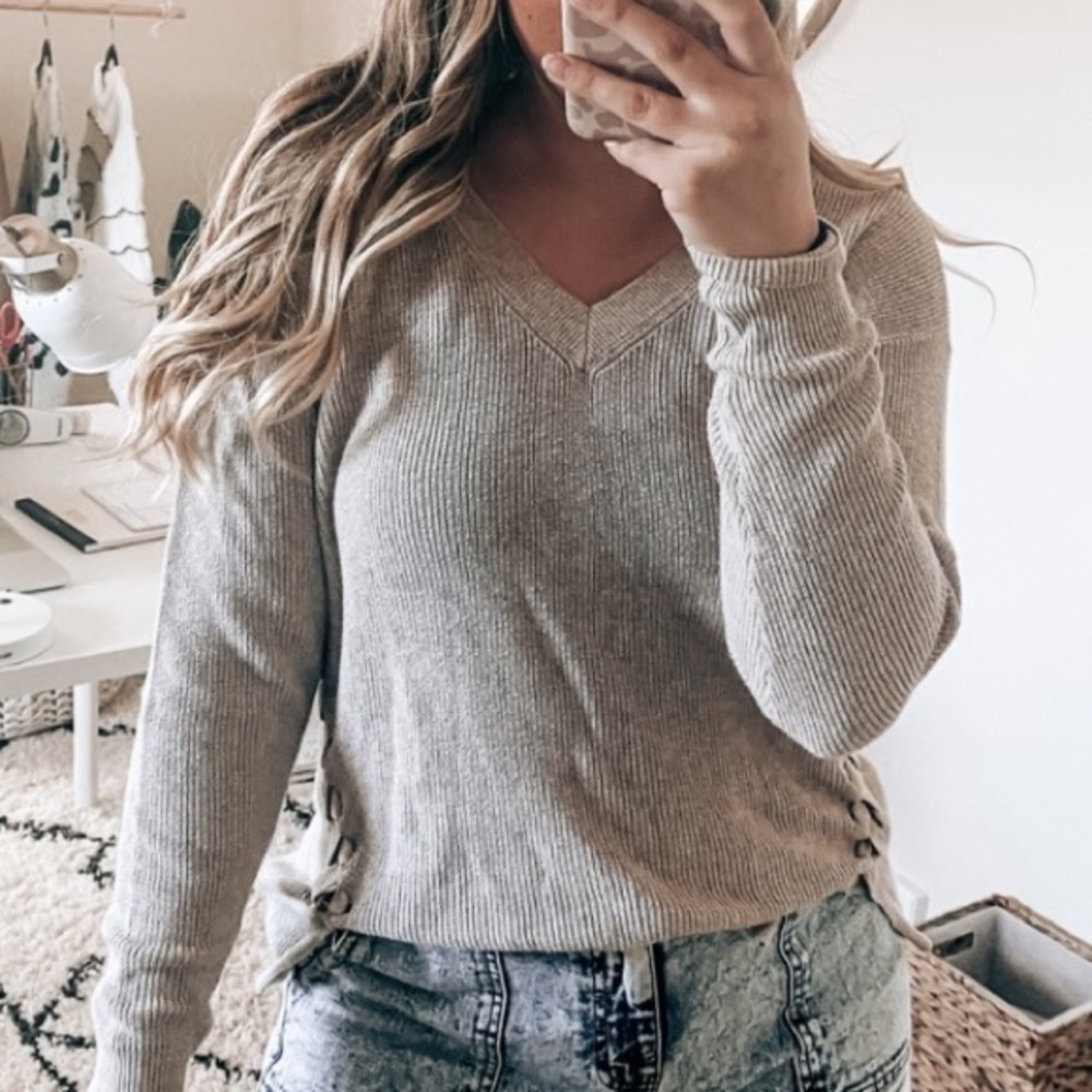 American Eagle sweater